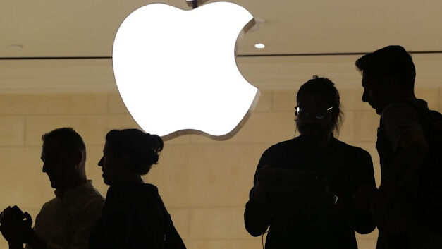 Here’s What Apple Is Doing in China as It Threatens to Yank Twitter From Its App Store